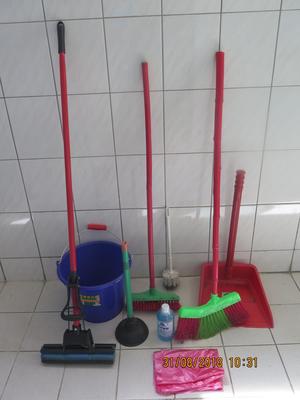 廁所區  打掃工具
