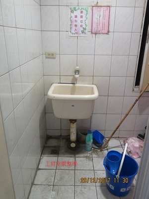 廁所掃具間  請打掃、整理
